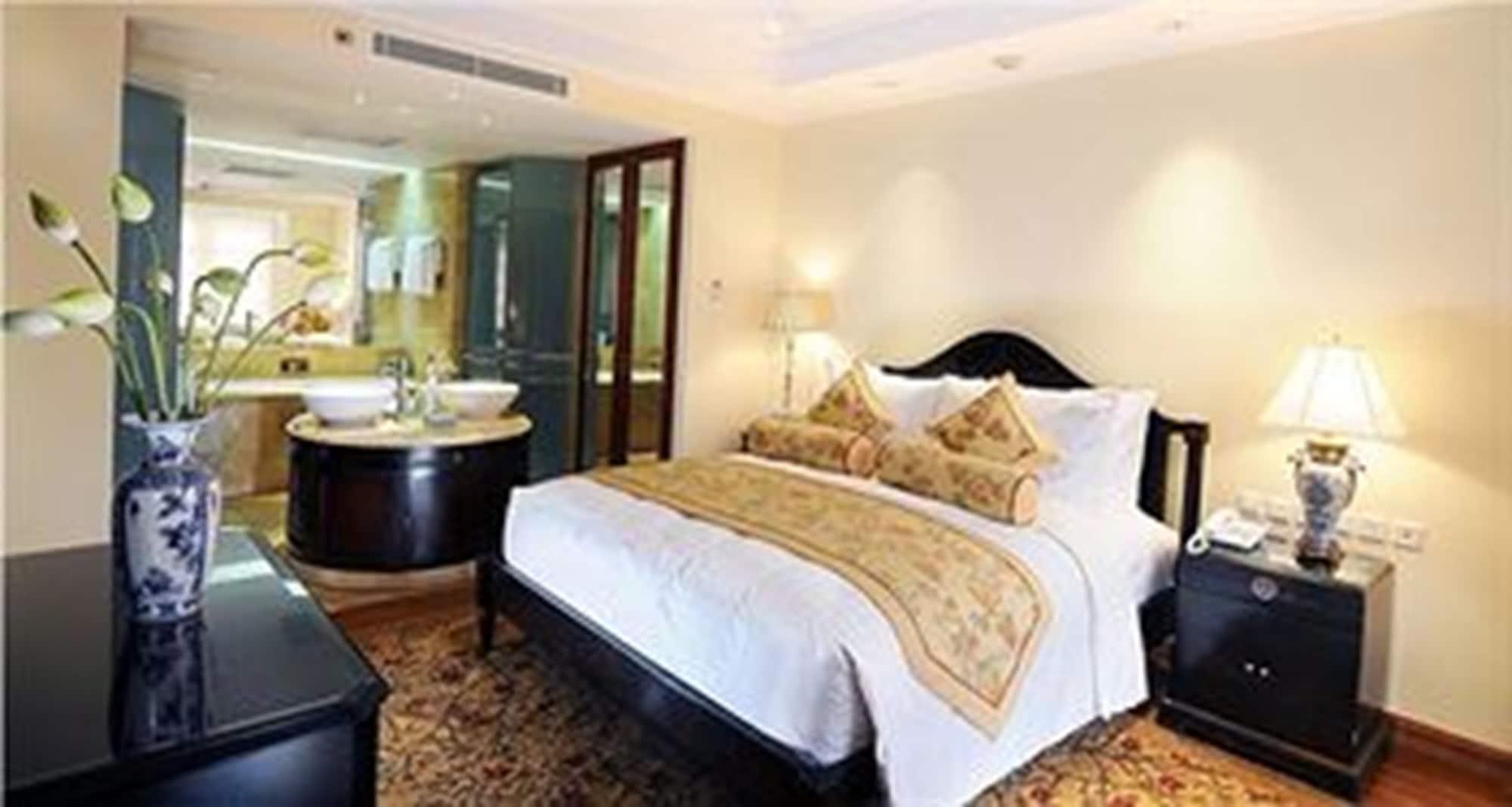 Indochine Palace Hue Room photo
