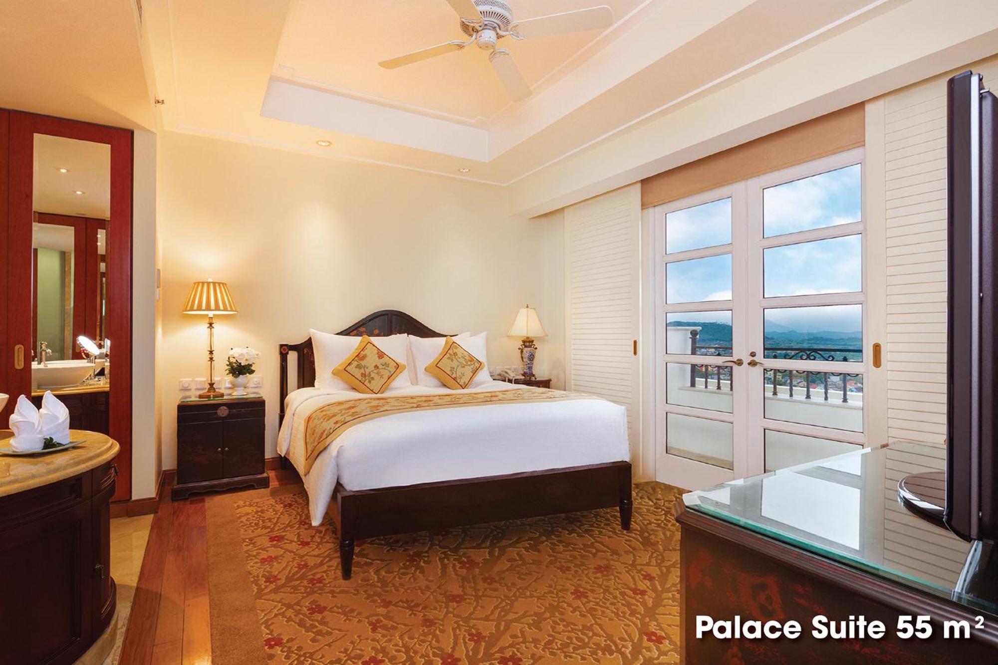 Indochine Palace Hue Exterior photo